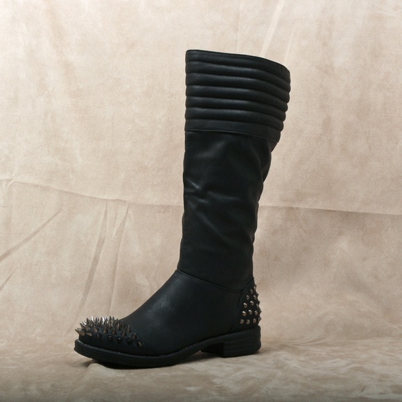 Shoes - Knee High Black Spike Toe Boot Balinda-01